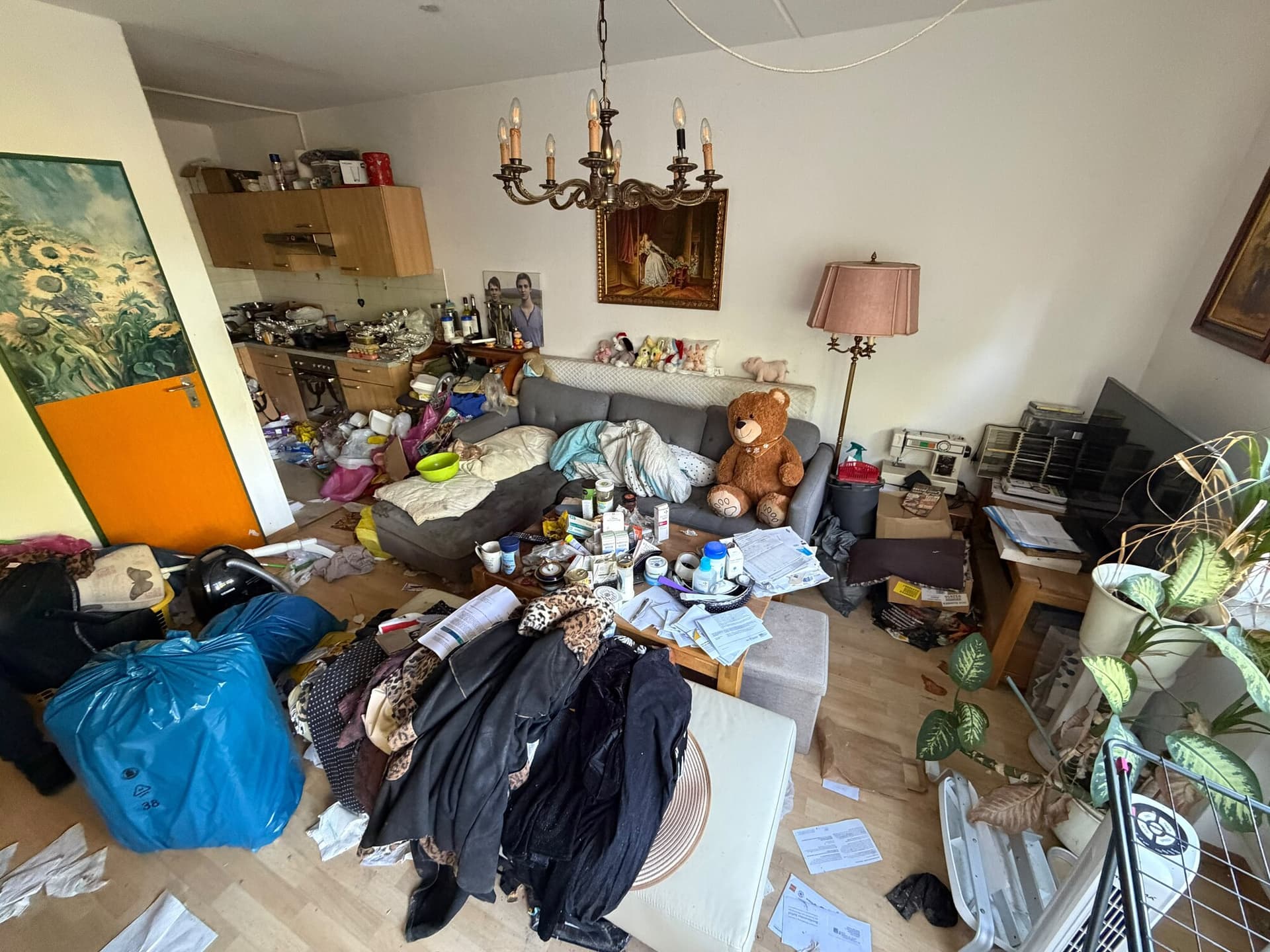 Bad im Rückbau vor dem Neuaufbau
