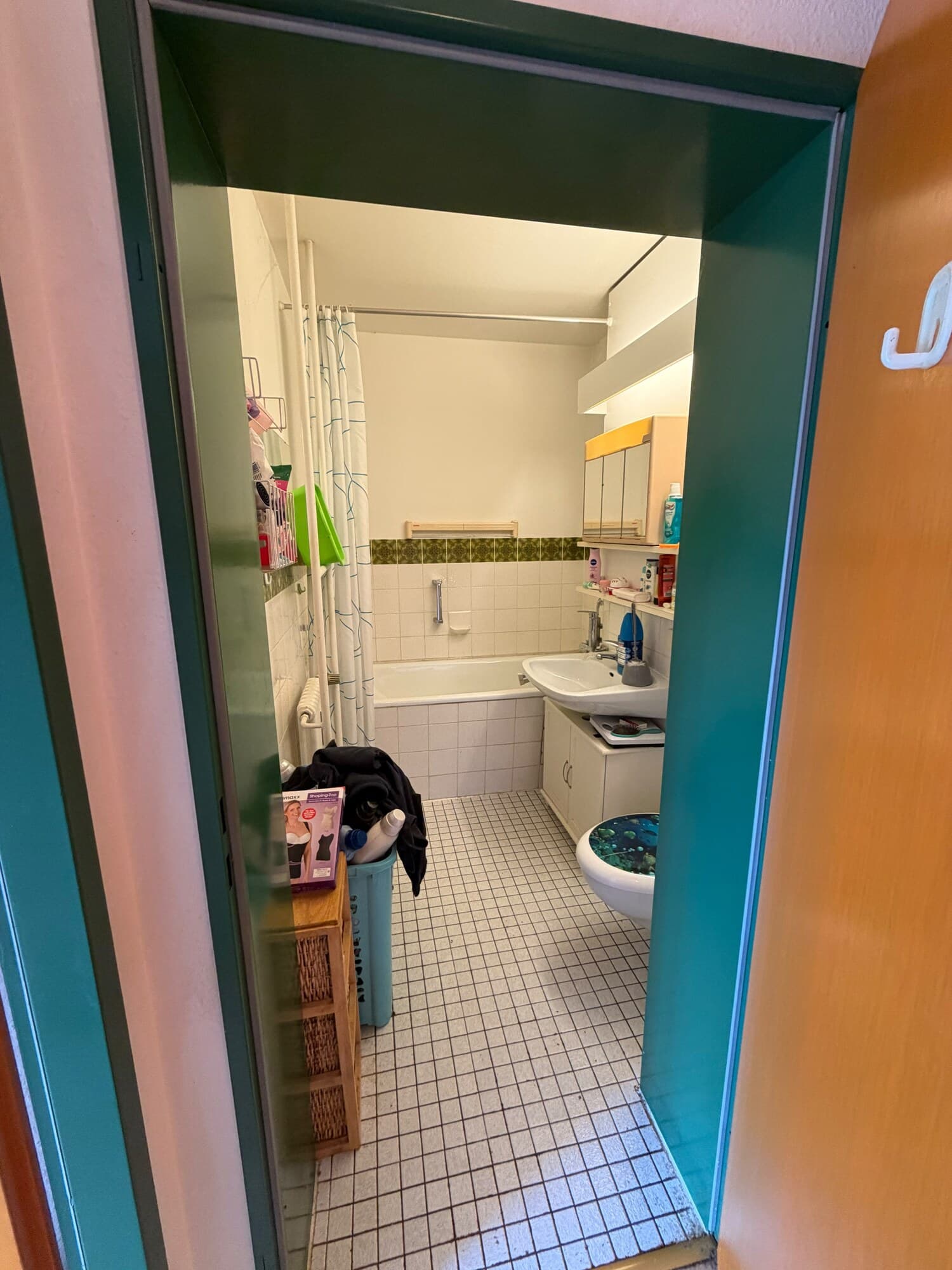 Vollgestellte Wohnung vor der Haushaltsauflösung
