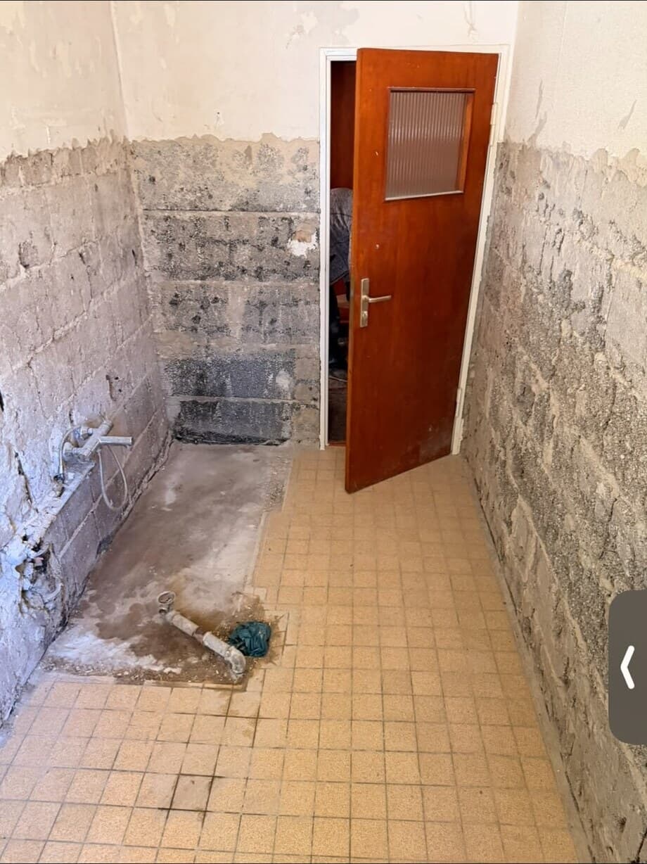 Vollgestellte Wohnung vor der Haushaltsauflösung
