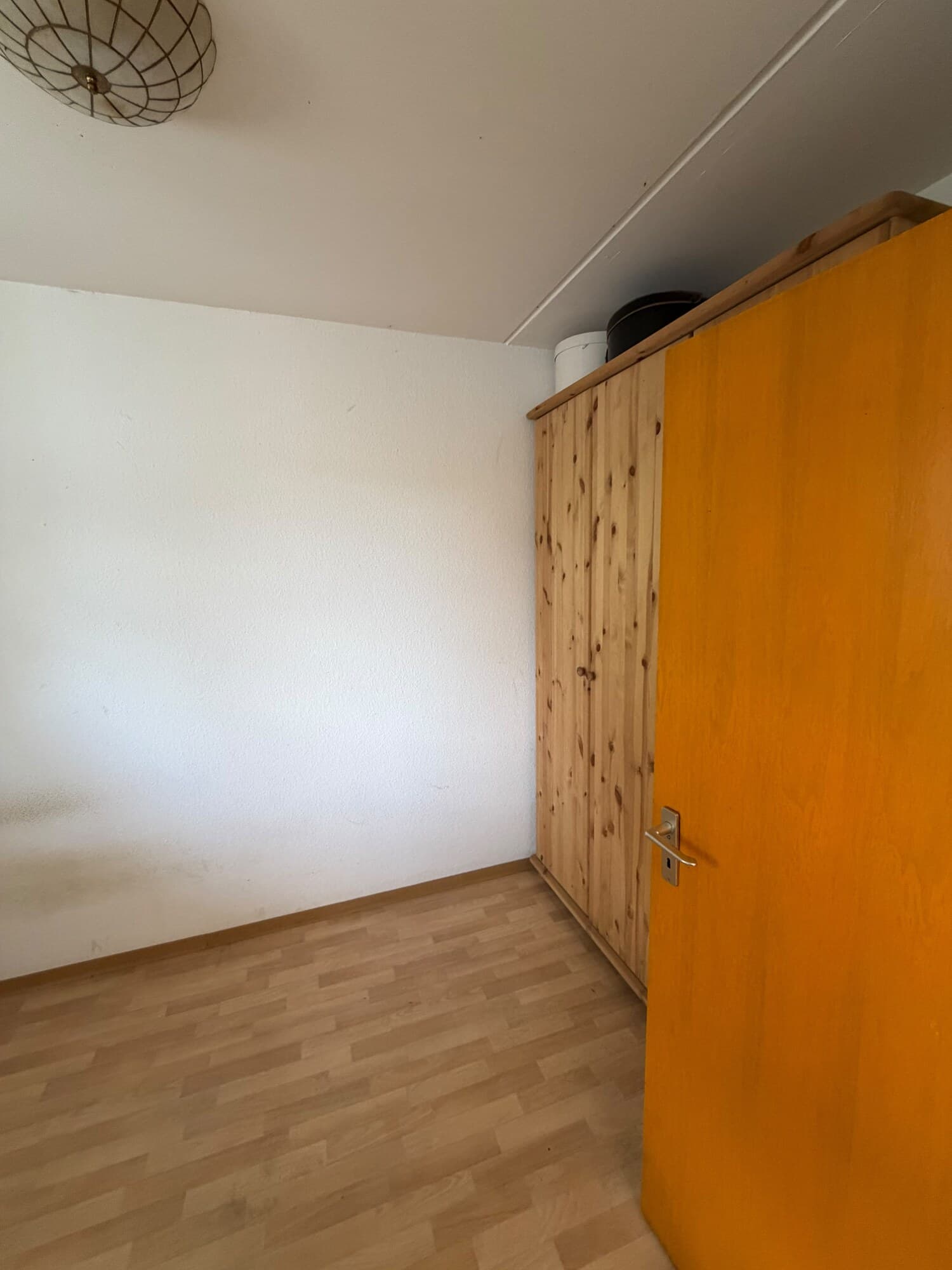 Geräumte Wohnung nach der Entrümpelung