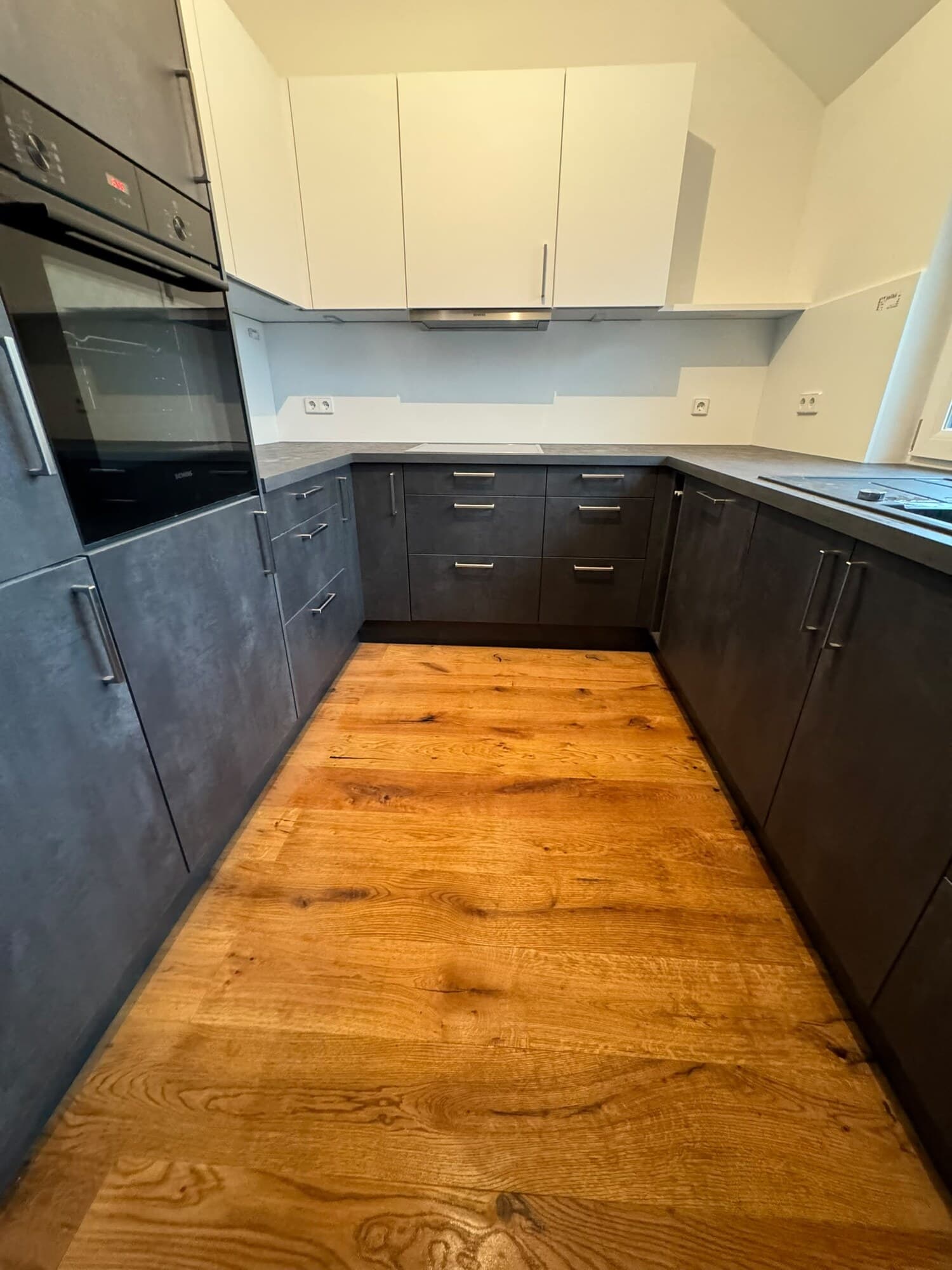 Neue Dachterrasse mit Holzbelag