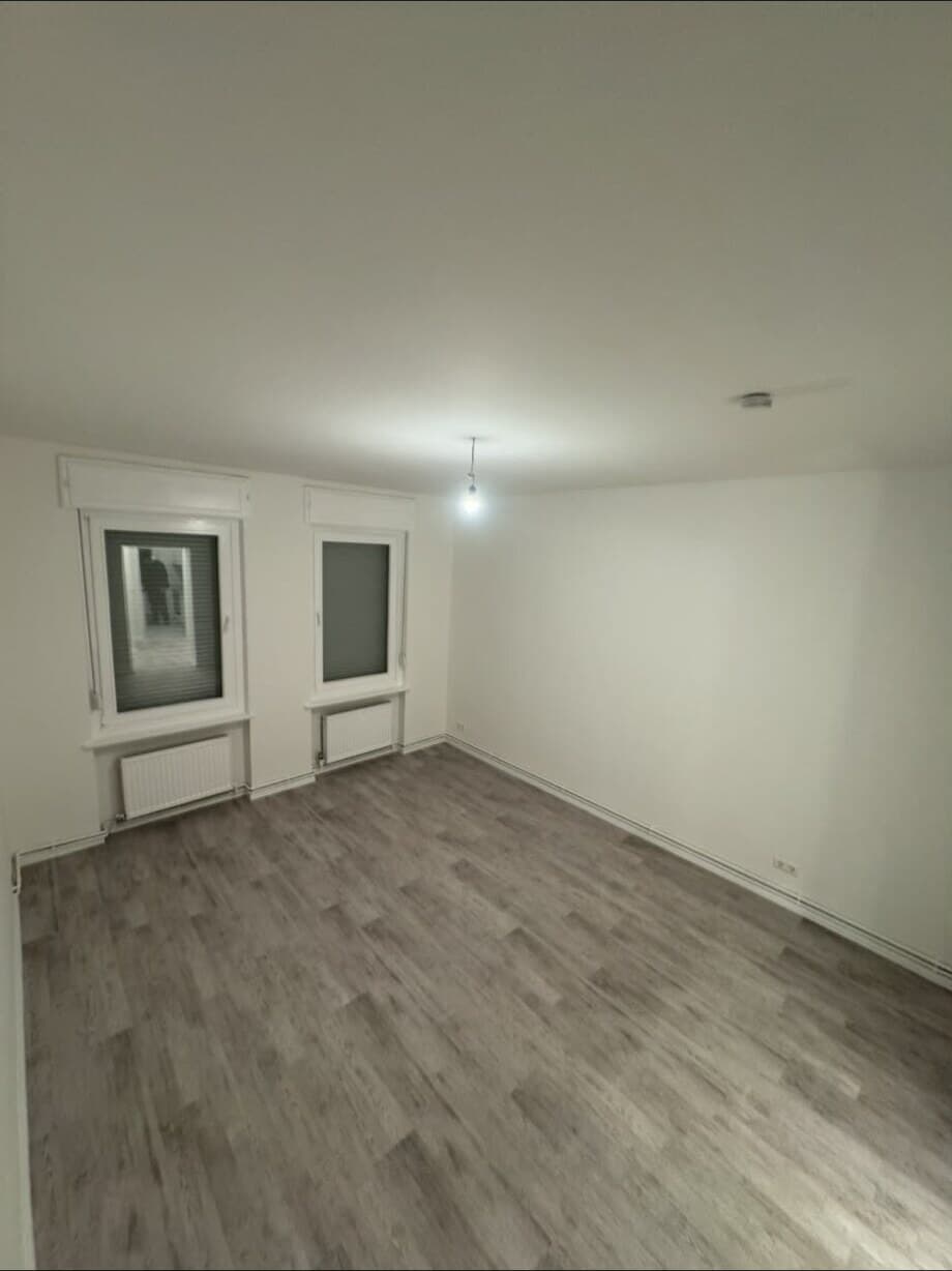 Ausgebautes Dachzimmer mit Eichendielen